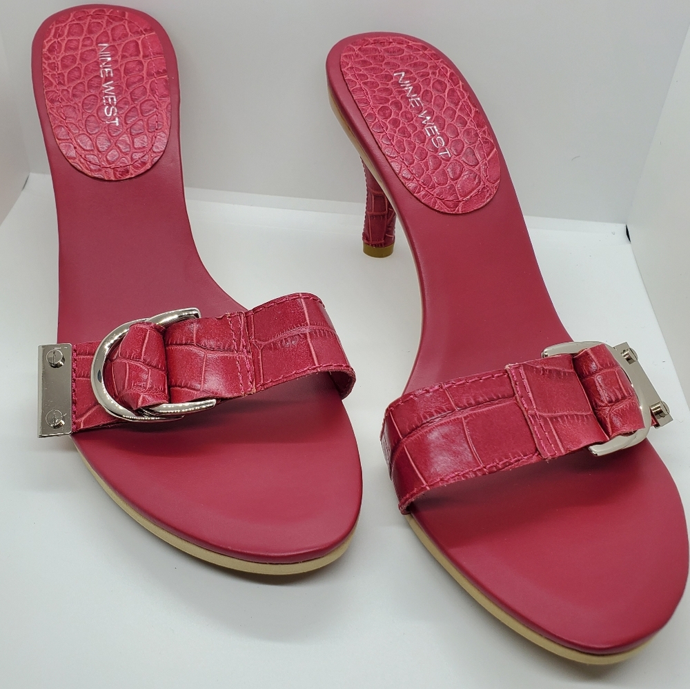 Nine West - Dark pink croc print slides